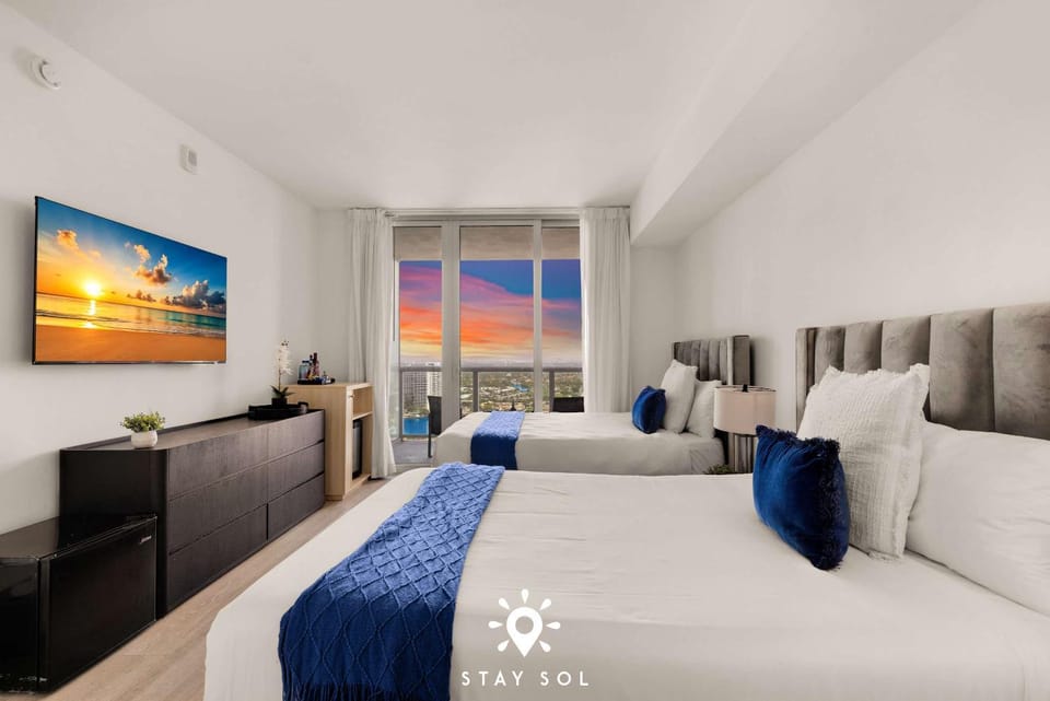 2BR Resort Condo High Floor Marina Views Apartment in Hallandale Beach