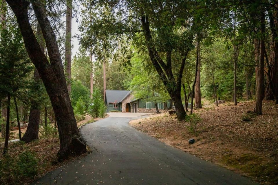Flatlanders Retreat House in Twain Harte
