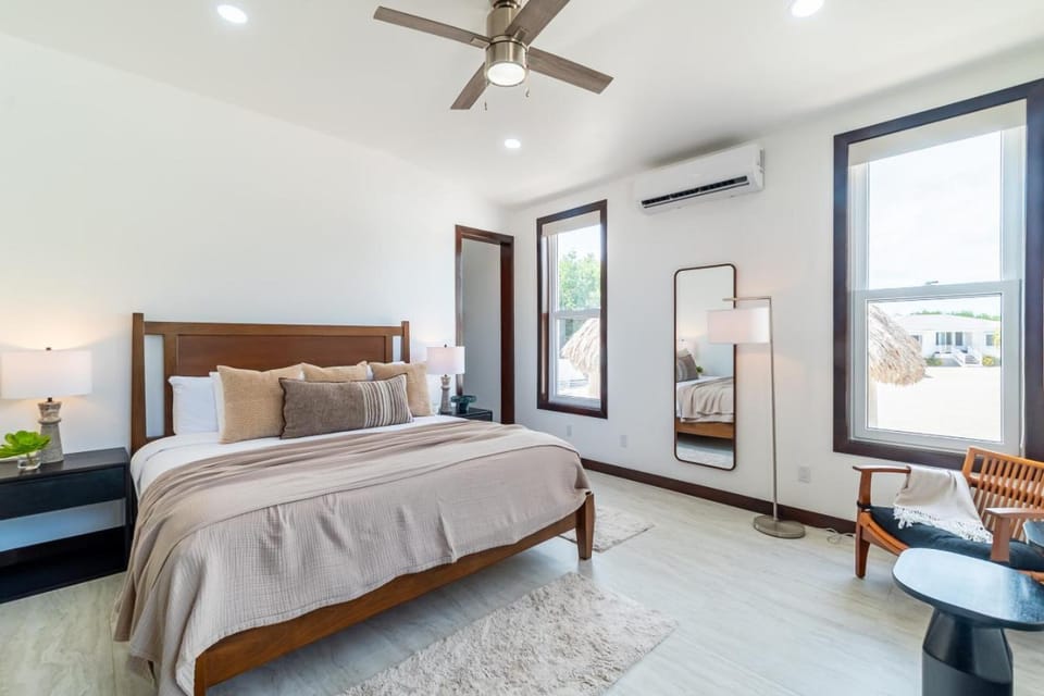 Abebi Oasis and Mistico Beach Club plus Boat Shuttle Villa in San Pedro