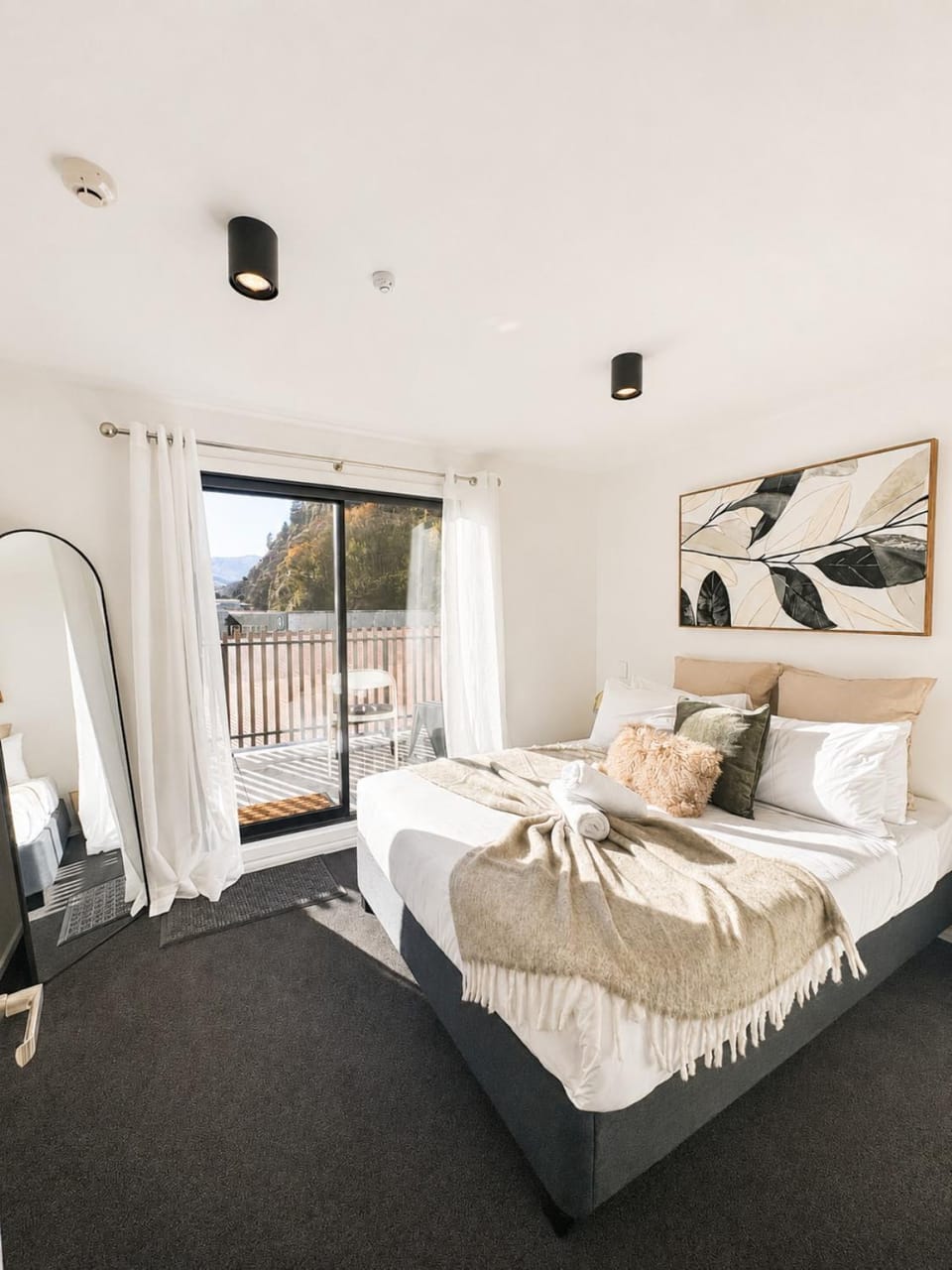 Modern Alex Queenstown Apartment - walk to town Apartment in Queenstown