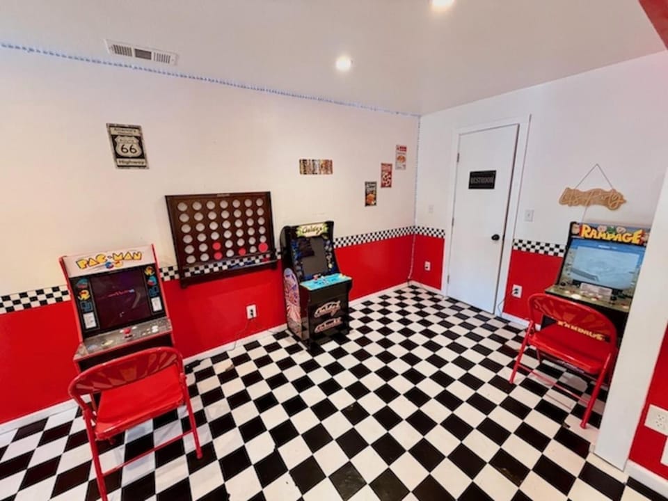 Camp Coleman-Theater Room - Game Room - Sleeps 29 House in Sierra Nevada