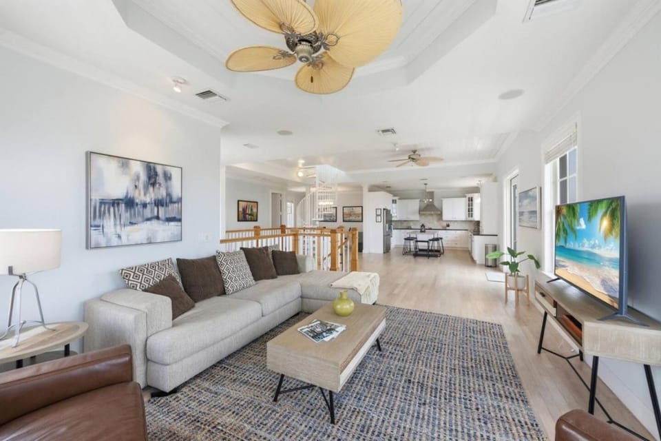 4BR Ocean View Home. Steps away from Juno Beach! House in Juno Beach