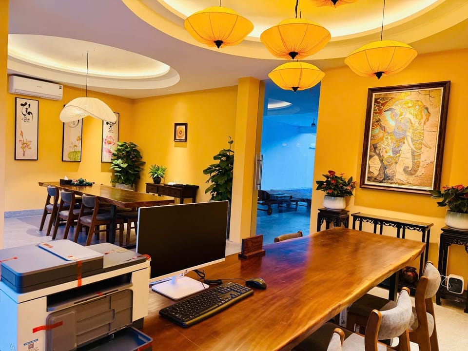 Communal lounge/ TV room, Lobby or reception