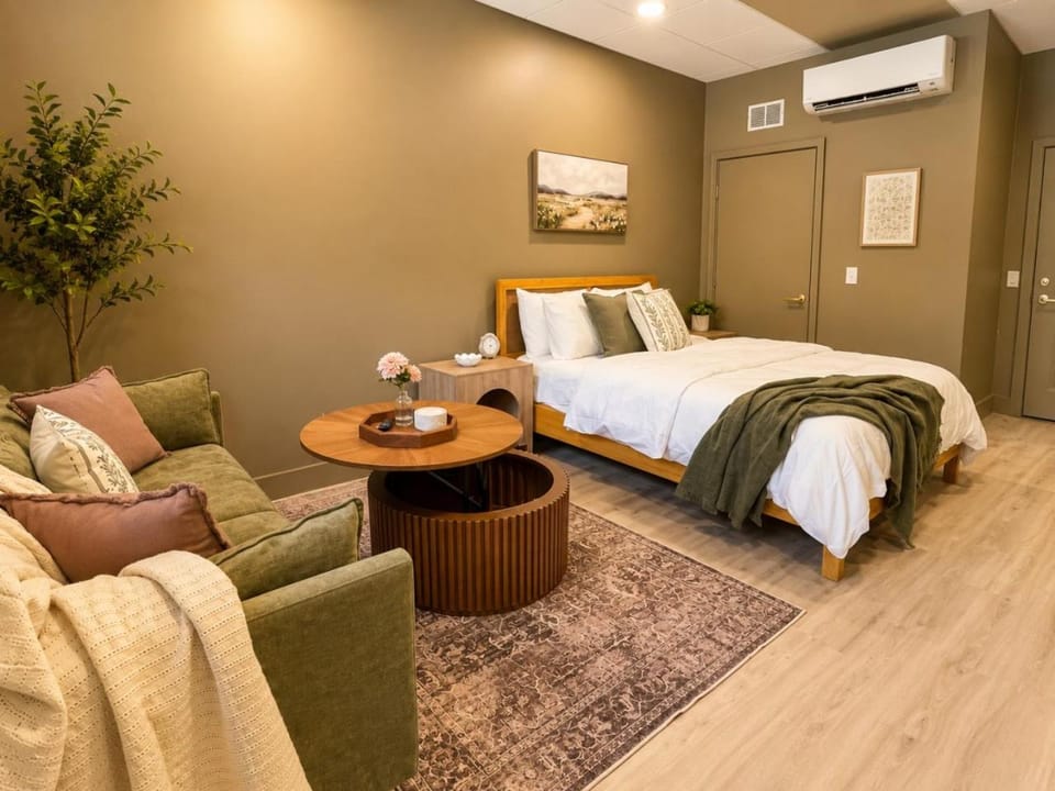 Sage Solace Studio Near Downtown and Beaches House in Traverse City
