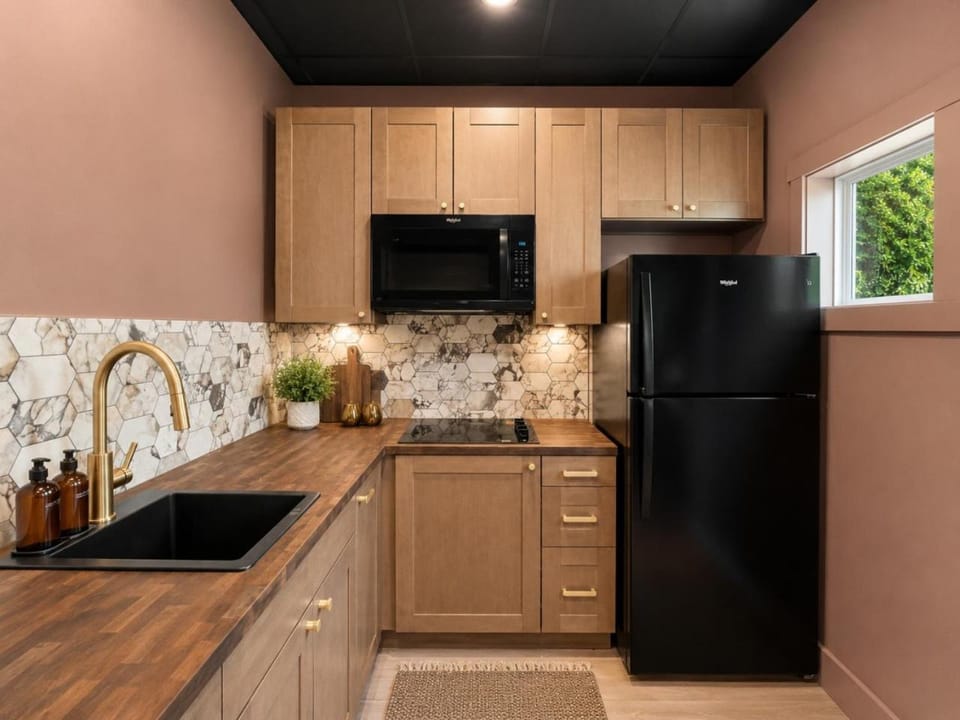 Moody Maison Studio Near Downtown and Beaches House in Traverse City