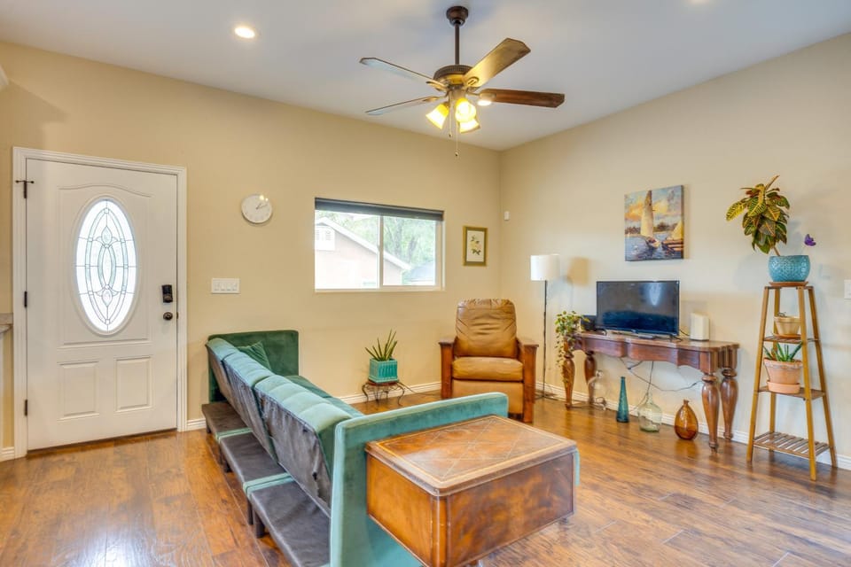 7 Mi to Garden of the Gods! Quiet Family Escape House in Colorado Springs