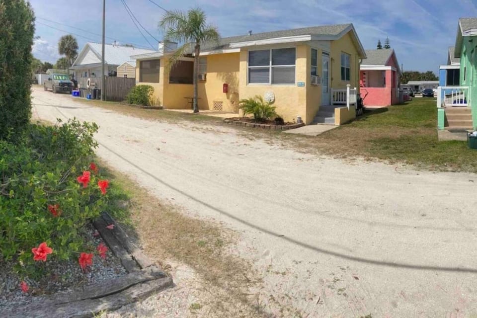 Cozy New Smyrna Beach Retreat Near Ocean and Flagler Avenue Perfect for Couples House in New Smyrna Beach