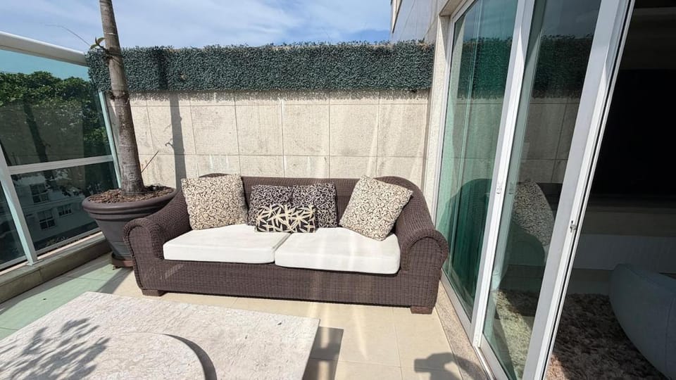 Pé na areia com Conforto e estilo a 20m do Pepê Apartment in Rio de Janeiro
