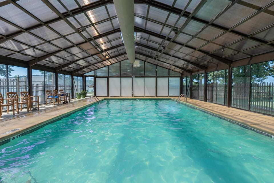 Swimming pool, Swimming pool