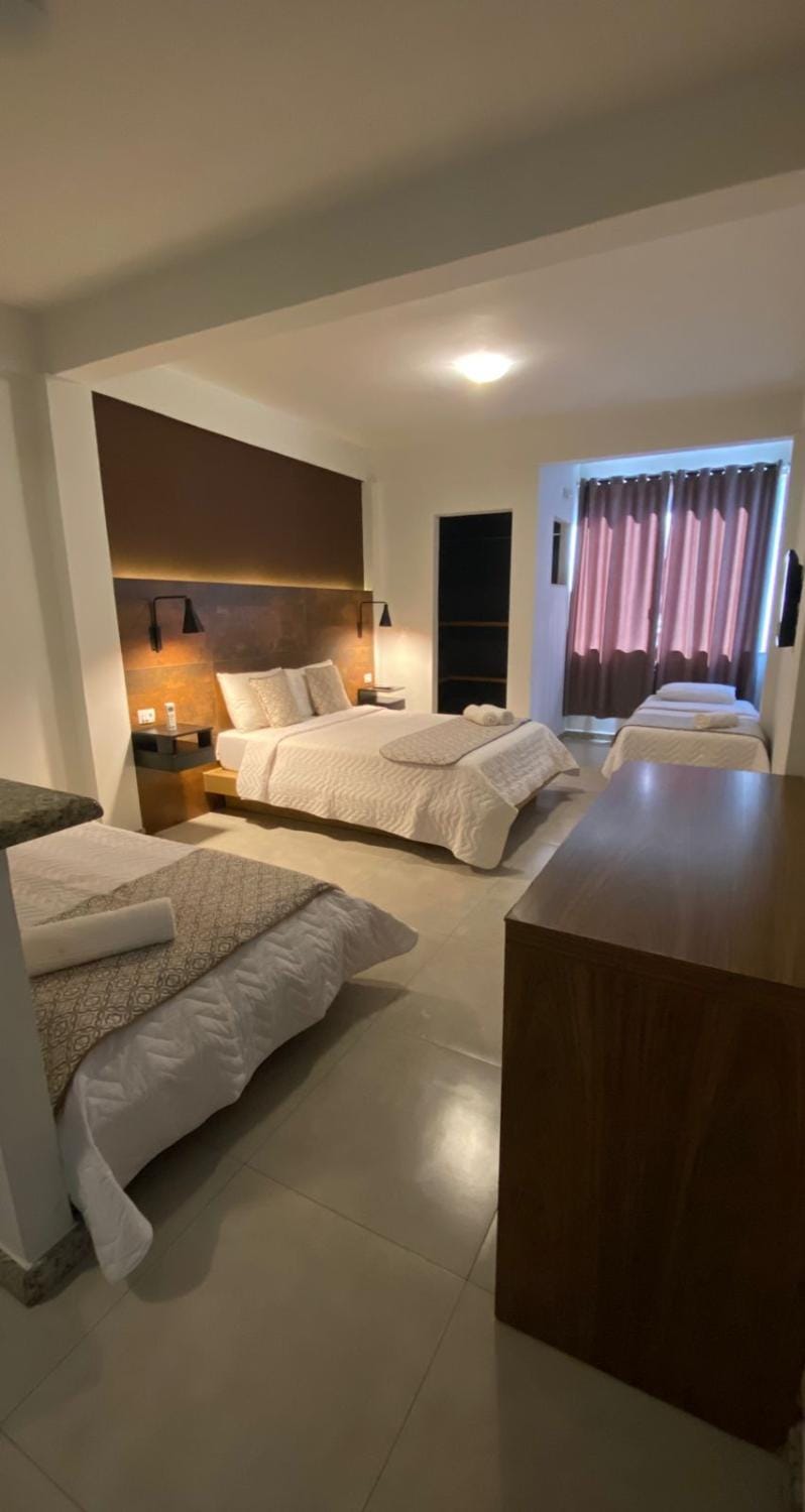 Bed, TV and multimedia, Photo of the whole room, Bedroom, towels