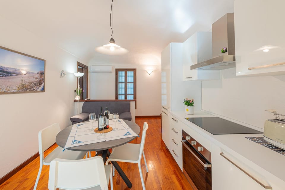 Living room, kitchen