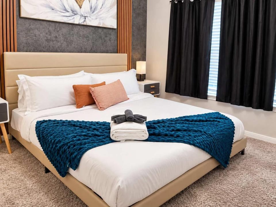 Modern Dallas Stay Near Love Field and Pool Apartment in Dallas