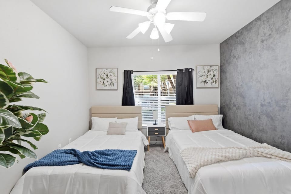 Modern Dallas Stay Near Love Field and Pool Apartment in Dallas