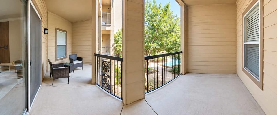 Dallas Medical District 2BR with Smart TVs Apartment in Dallas