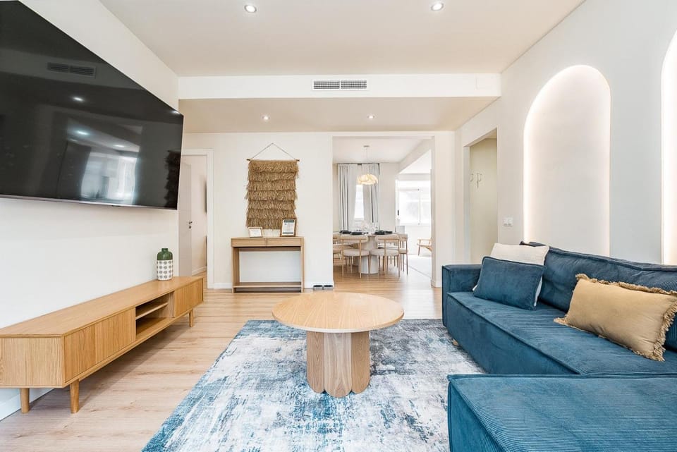 Communal lounge/ TV room, Living room