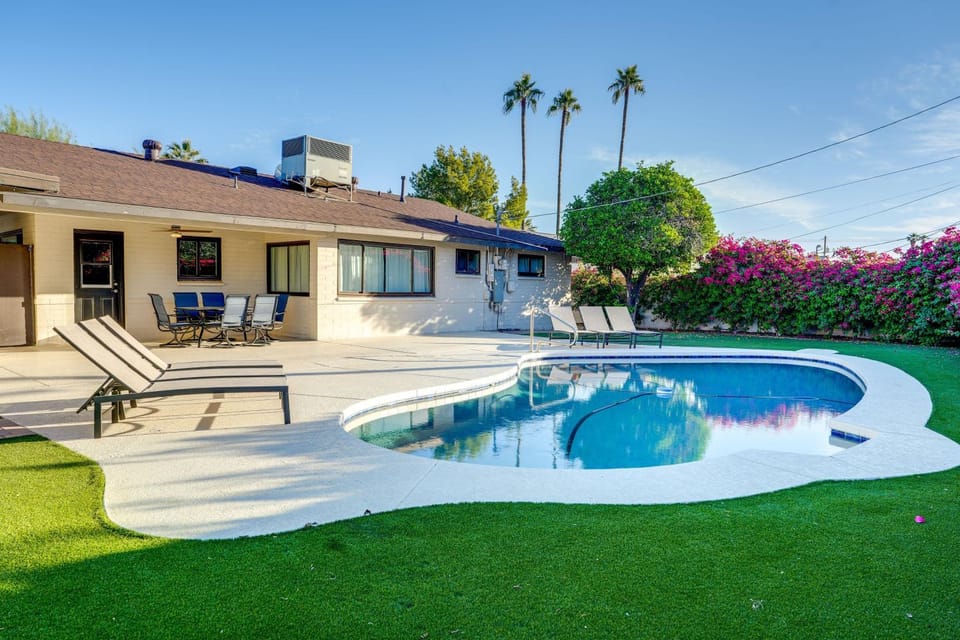 Property building, Patio, Spring, Day, Garden, Garden view, Pool view, Swimming pool, sunbed