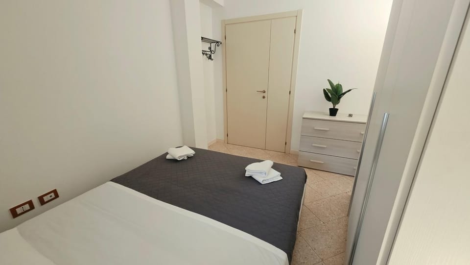 Bed, Photo of the whole room, Bedroom, towels, wardrobe
