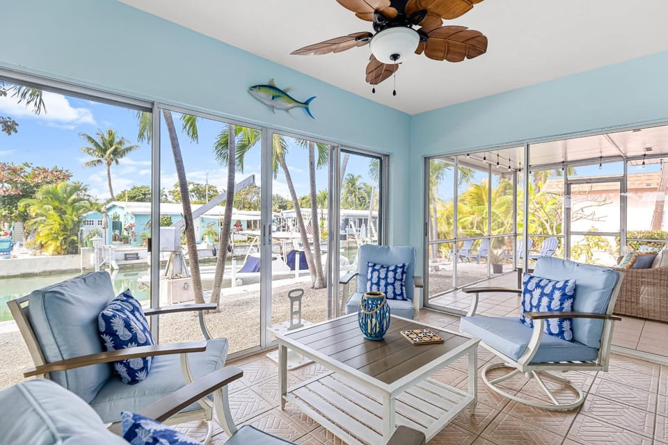 MA207 Waterside House in Marathon