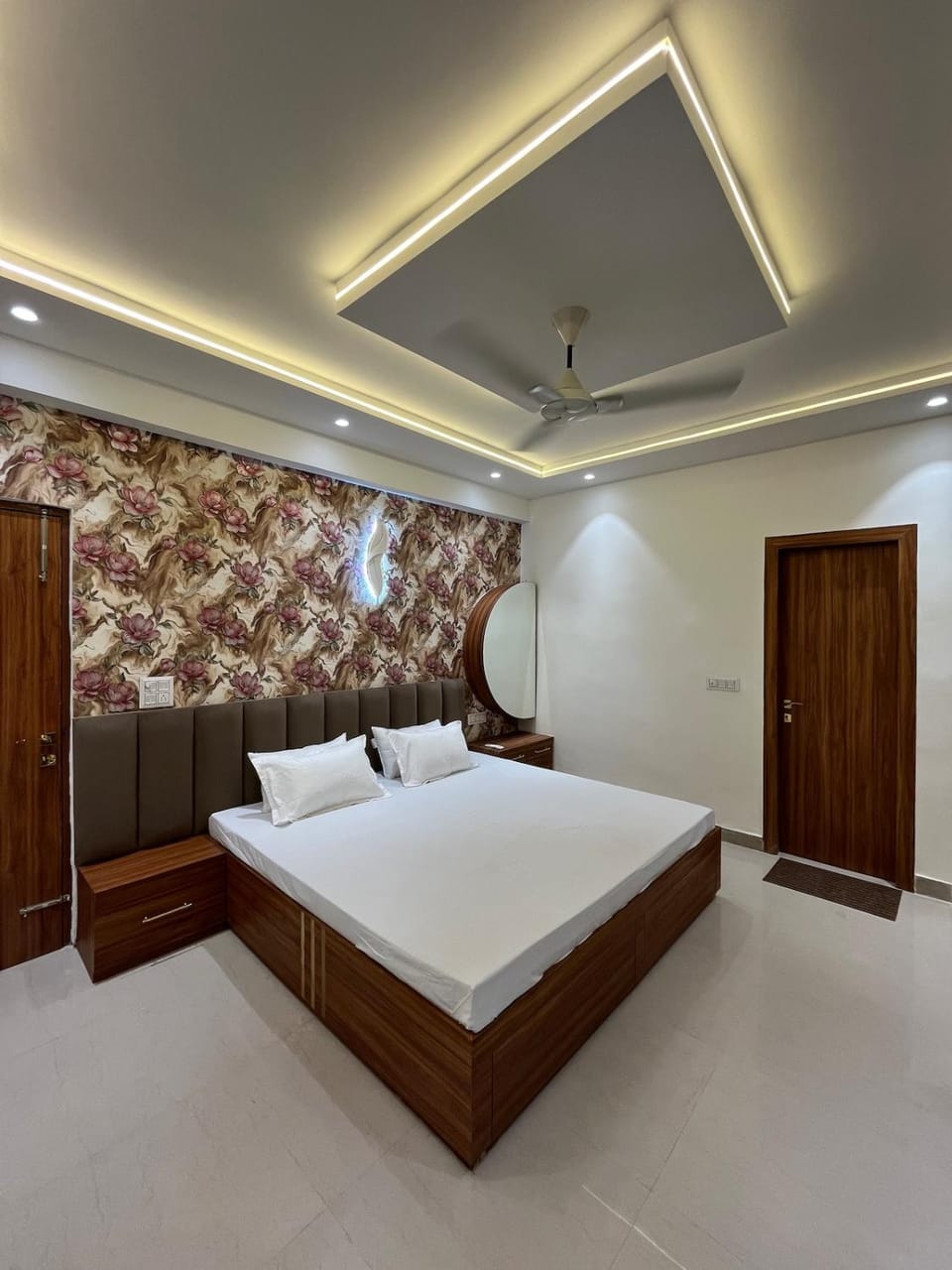 Zivora By Vaayu Sanctum 3BHK 10 min from The Taj Mahal Apartment in Agra