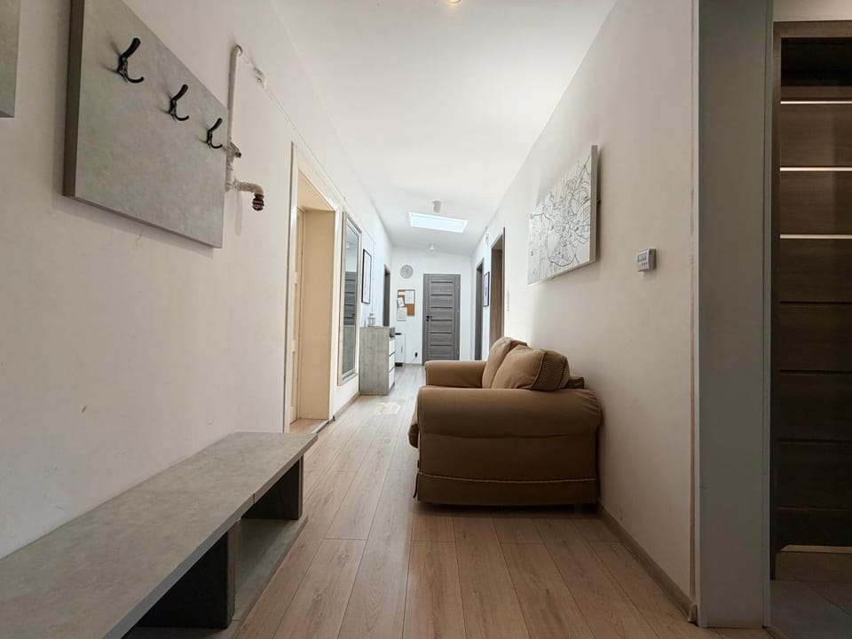 Living room, Photo of the whole room