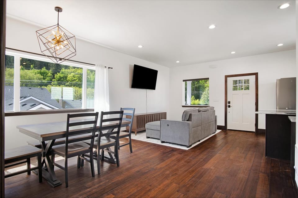 Brand new private ADU in gorgeous downtown CDA House in Coeur dAlene