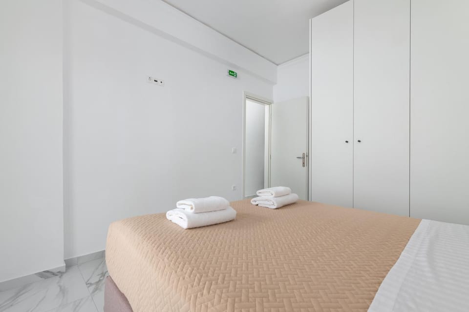 Bed, Photo of the whole room, Bedroom, towels, wardrobe