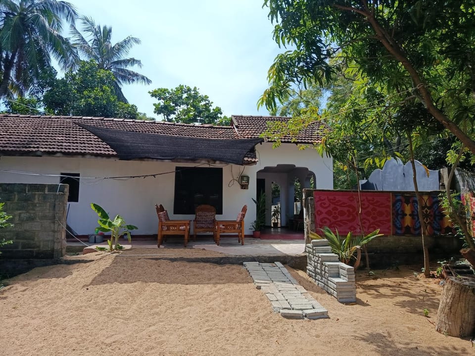 Property building, Restaurant/places to eat