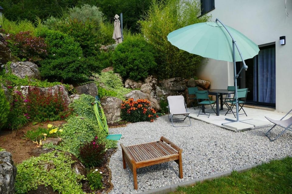 Patio, Garden, Garden, Dining area, Garden view, sunbed