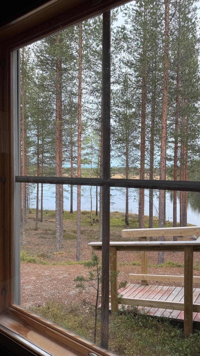Pitkälampi Private Lake Lodge Chalet in Finland