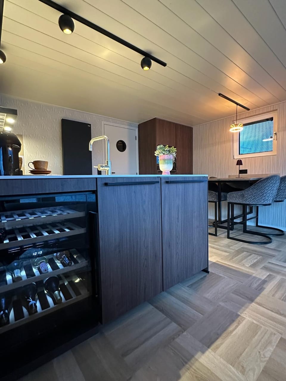 De Waterlodge - Uniek verblijf aan het water House in Friesland, Netherlands