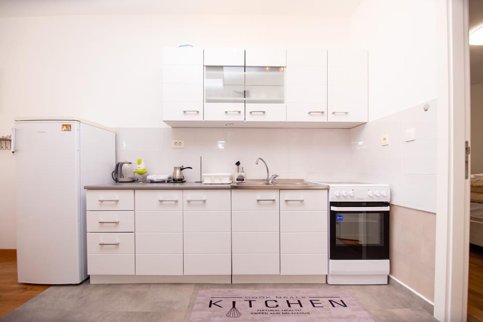 Kitchen or kitchenette, kitchen