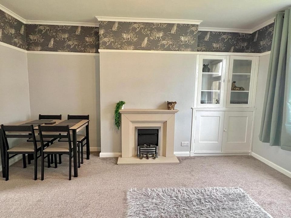 Attractive colinton property for family Apartment in Edinburgh