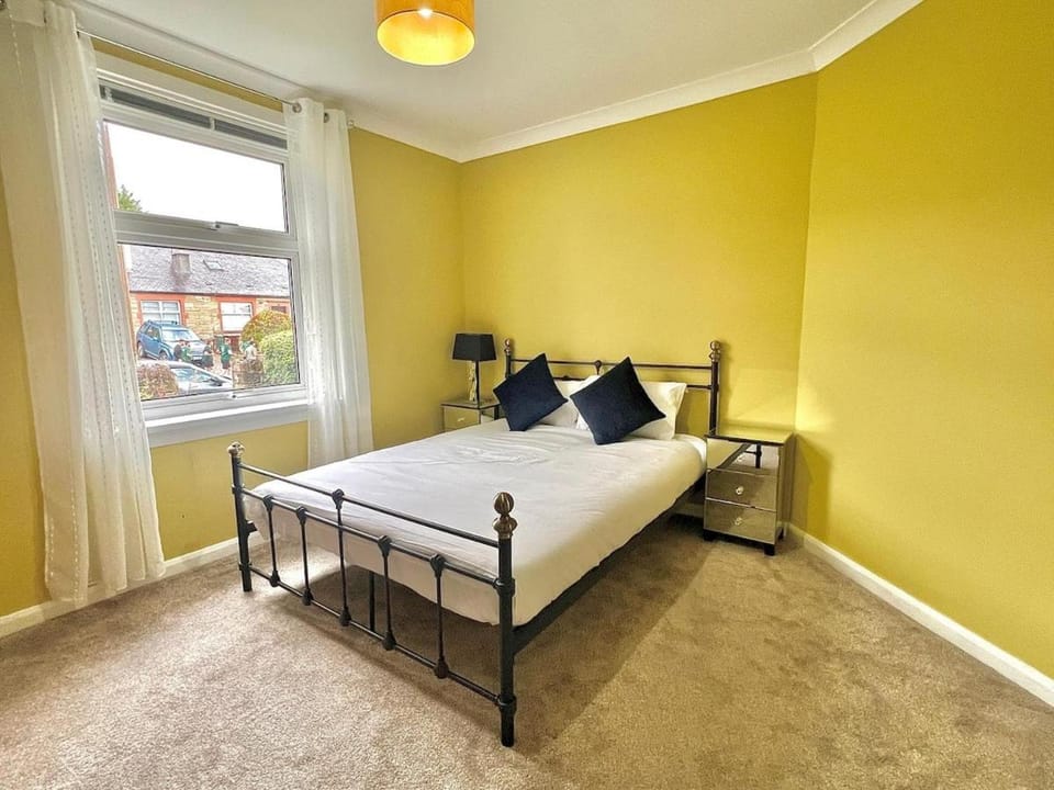 Attractive colinton property for family Apartment in Edinburgh