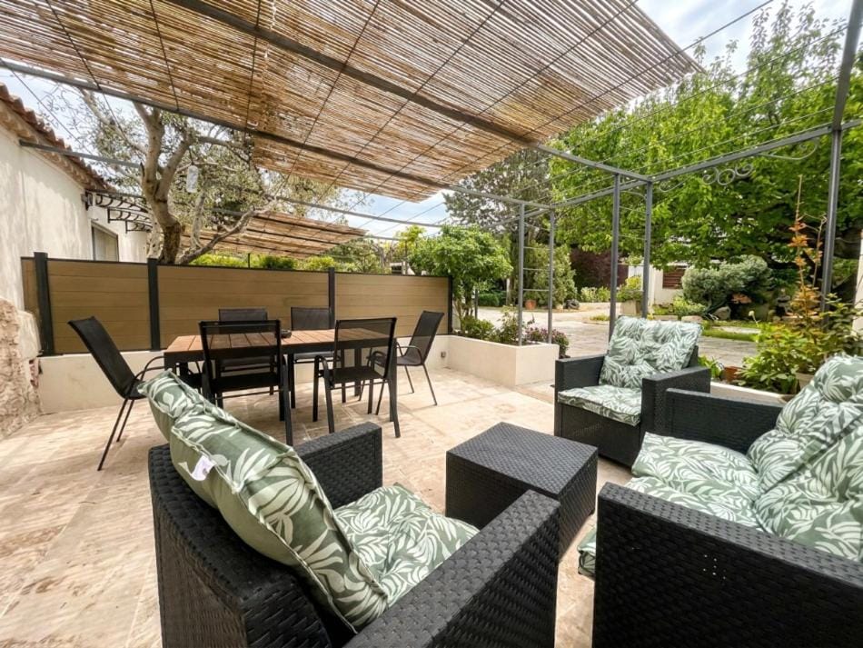 Patio, Garden, Balcony/Terrace, Living room, Dining area, Garden view
