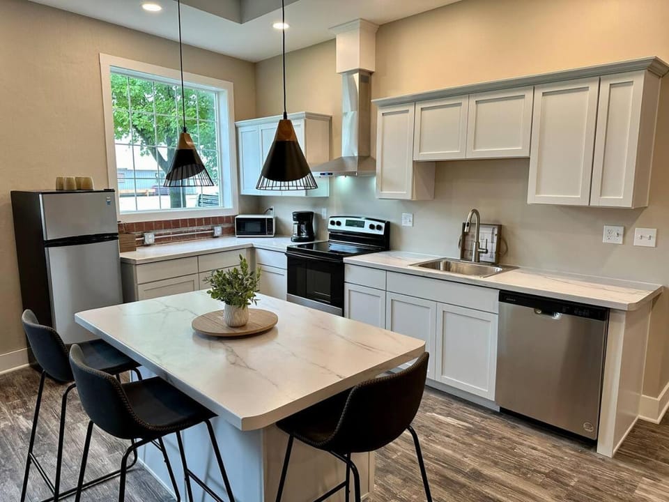 River Stone Villa - 2Bedroom/2Bath - No Step Entry Villa in Bellevue
