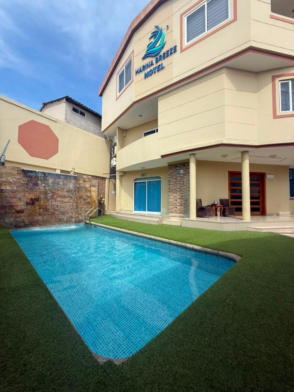 Swimming pool