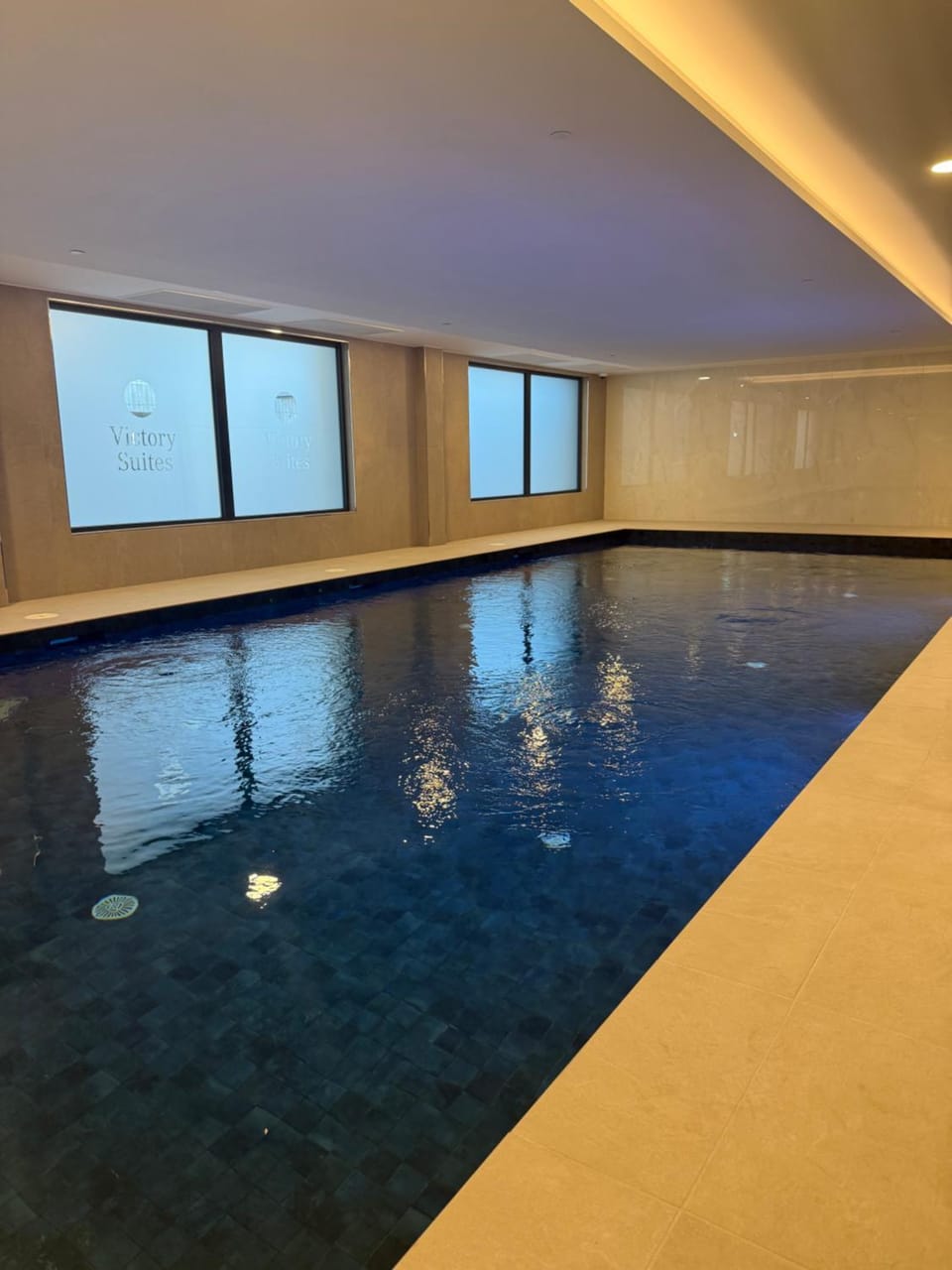 New CP Victory Suites with runway and sea view, pool and gym Apartment in Gibraltar