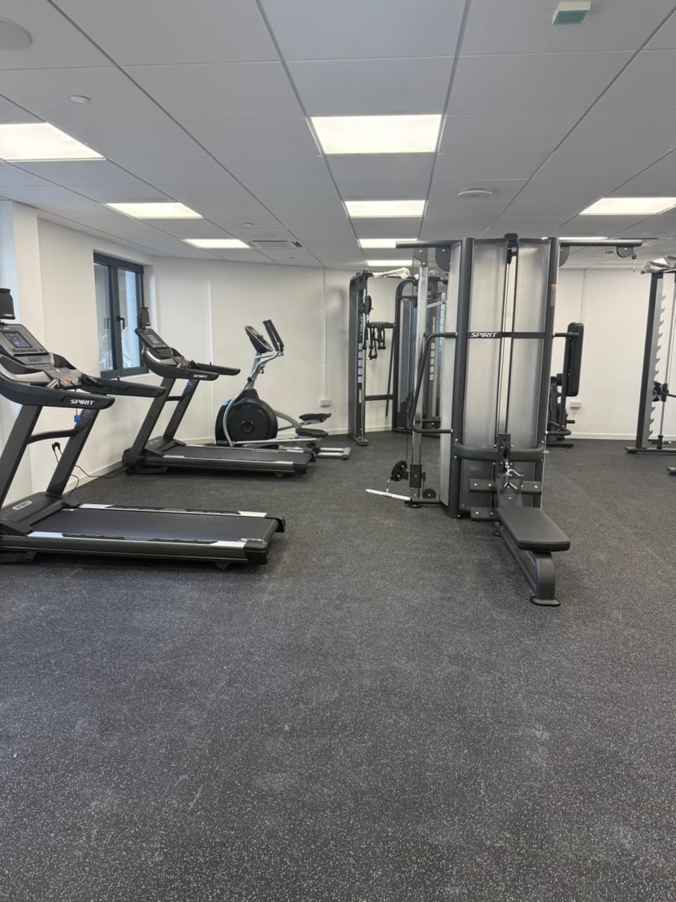 New CP Victory Suites with runway and sea view, pool and gym Apartment in Gibraltar