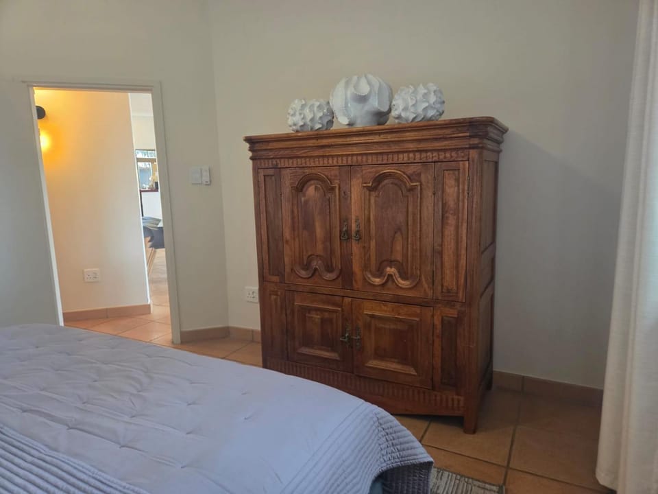 Bedroom, wardrobe
