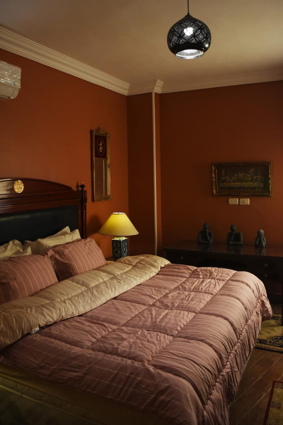 Bedroom, air conditioner