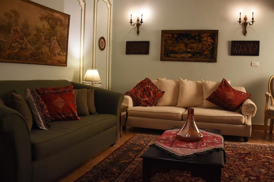 Living room, Seating area