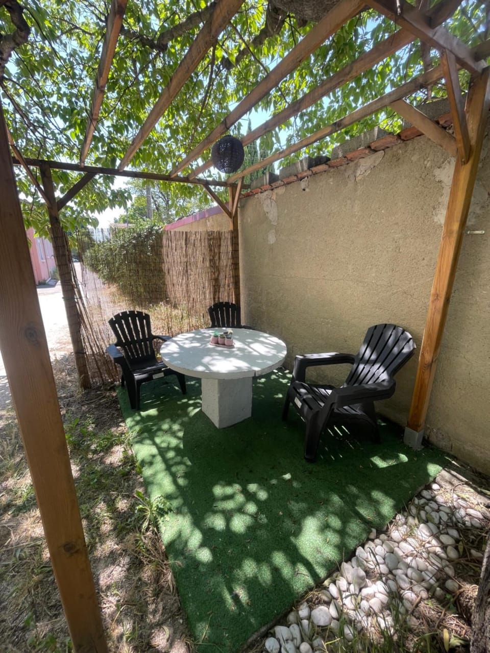 PeaceRoom Vacation rental in L'Isle-sur-la-Sorgue