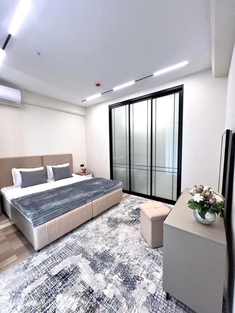Bedroom, air conditioner