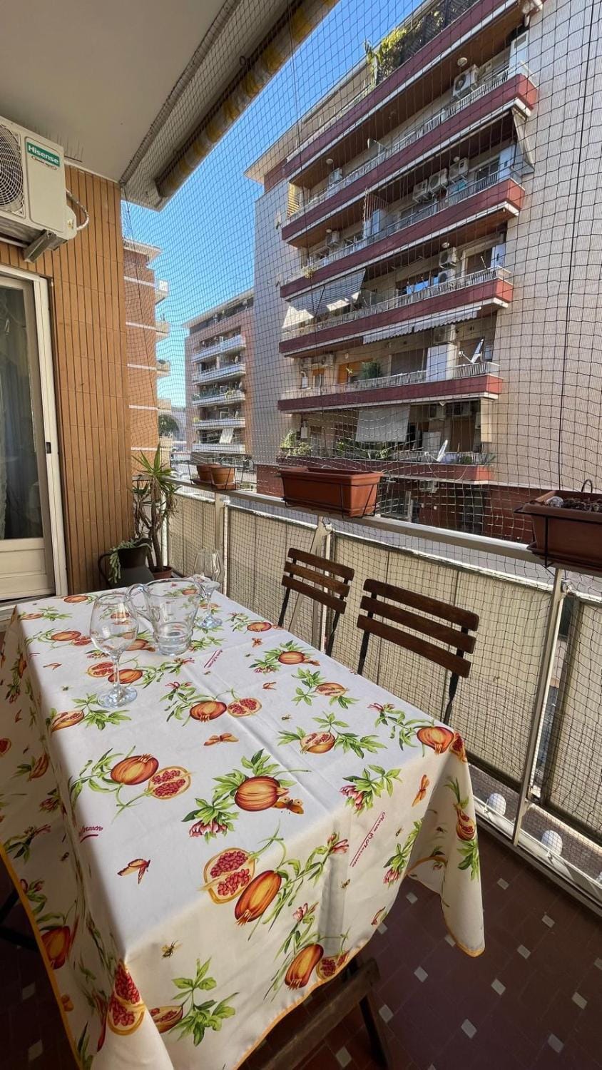 Property building, View (from property/room), Balcony/Terrace, Seating area, Dining area
