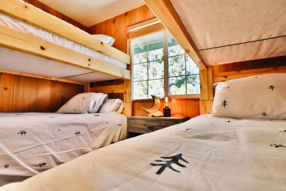 bunk bed