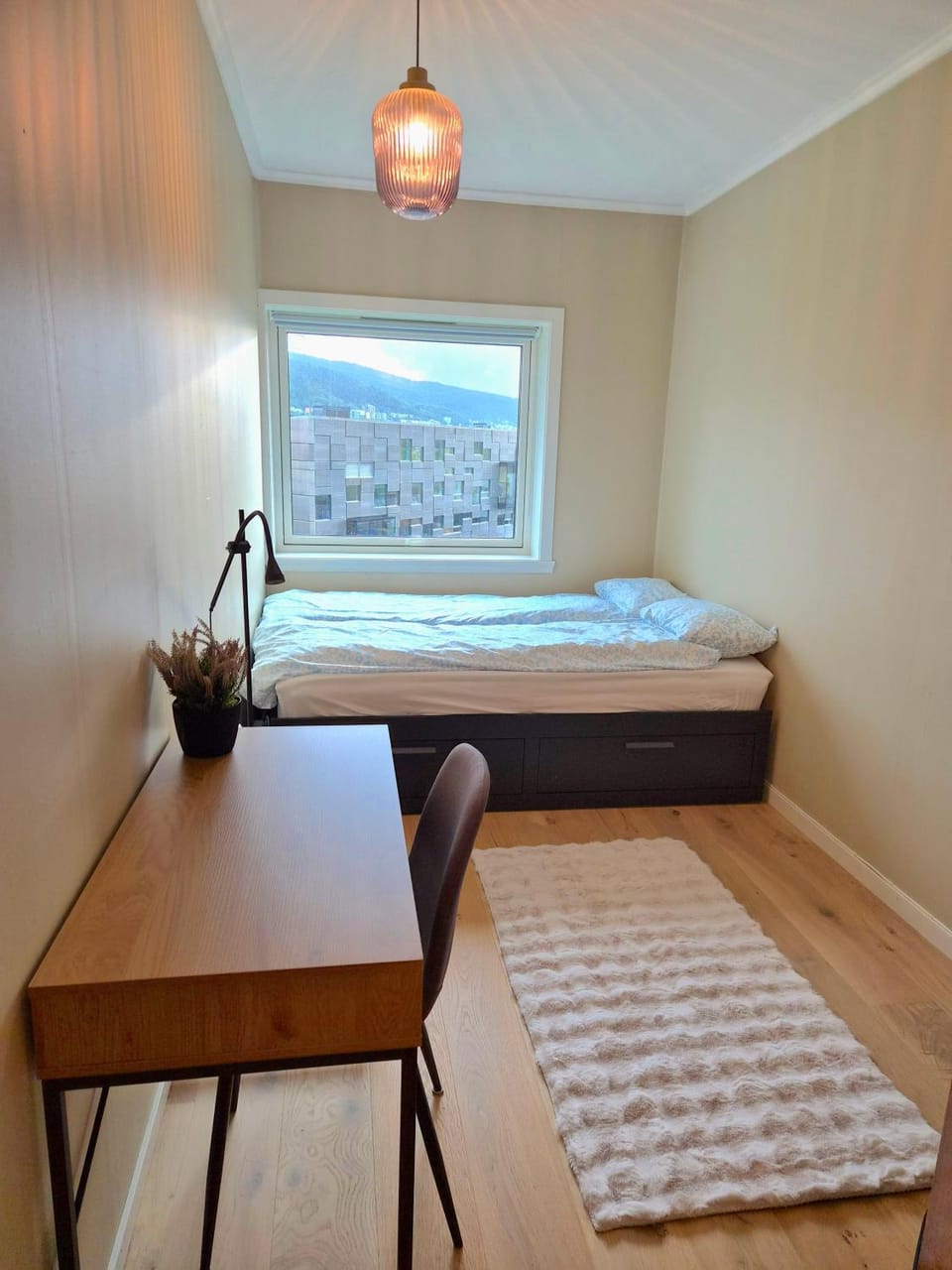 Room in beautiful 2BR Sea View Apartment - Balcony Apartment in Bergen