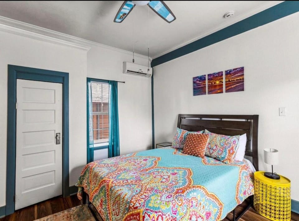 Blue Heron Cottage House in Galveston Island