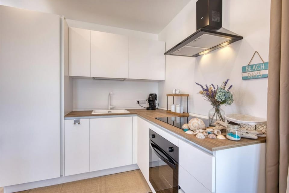 Kitchen or kitchenette, kitchen, kitchen