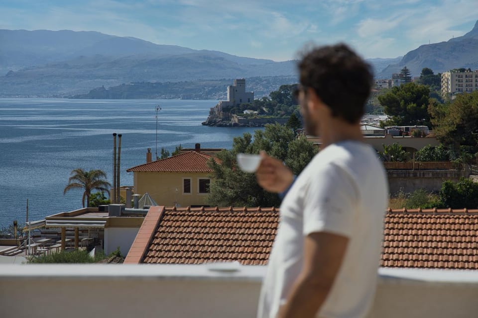 Day, Natural landscape, Mountain view, Sea view, group of guests