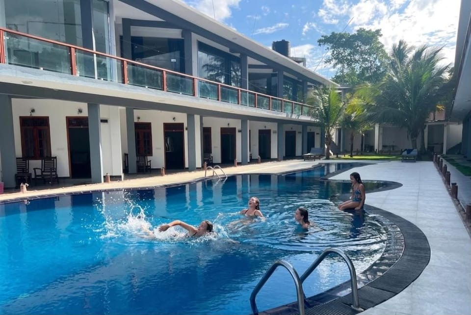 Grand Bay Hotel Hotel in Sri Lanka